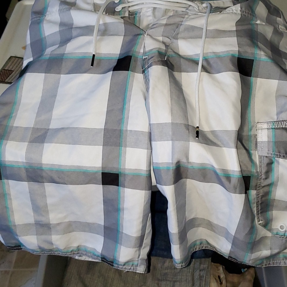 MEN'S BOARDSHORTS